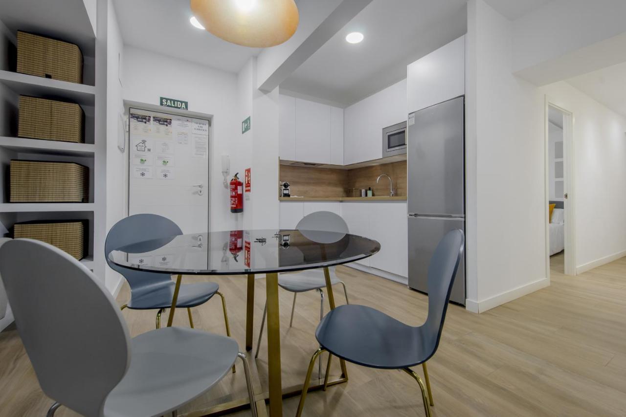 Nuevo Piso Para 7 En El Corazon Del Rastro/Madrid Esterno foto