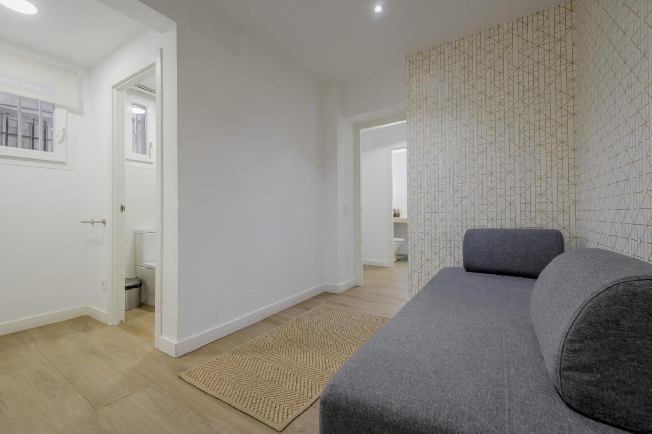 Nuevo Piso Para 7 En El Corazon Del Rastro/Madrid Esterno foto