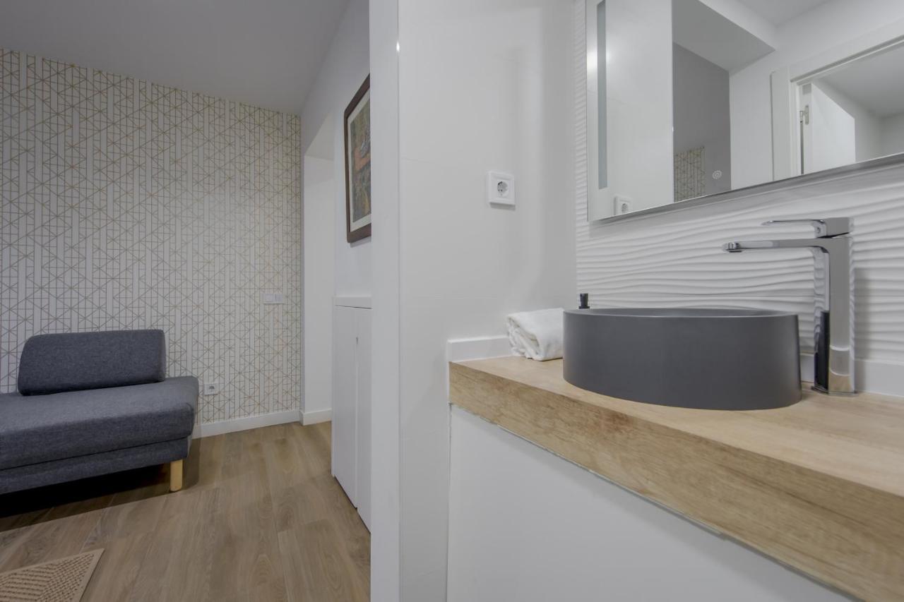 Nuevo Piso Para 7 En El Corazon Del Rastro/Madrid Esterno foto