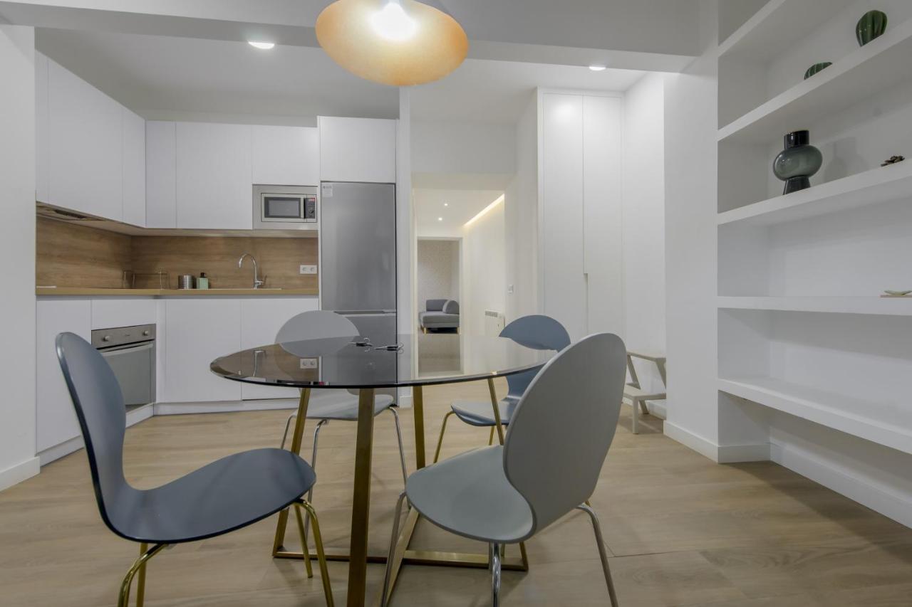 Nuevo Piso Para 7 En El Corazon Del Rastro/Madrid Esterno foto